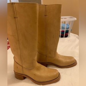 Frye Campus boots, size 8. Color:Banana